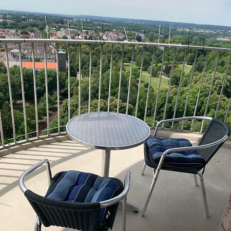 Appartment Im Hotelturm アウグスブルク エクステリア 写真
